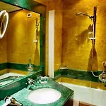 فندق هومز